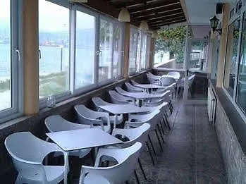 Hotel Playa De Quenxe